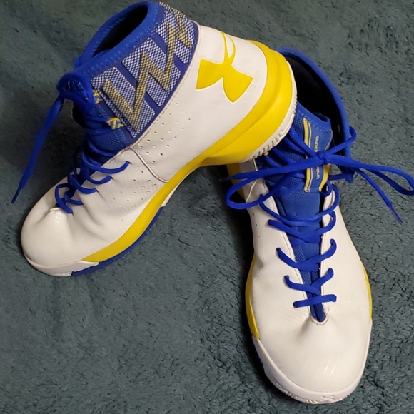 Mens basketball shoes - Picture 1 of 4